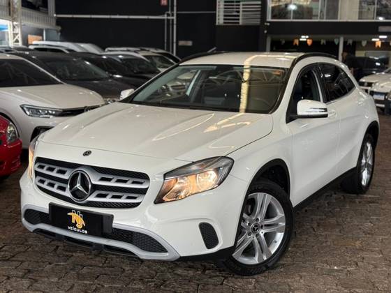 MERCEDES-BENZ GLA 200 1.6 CGI FLEX STYLE 7G-DCT
